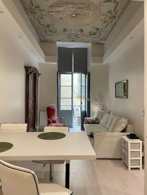 Luxury Apartment In The Heart Of Old Town Nice. Exterior photo