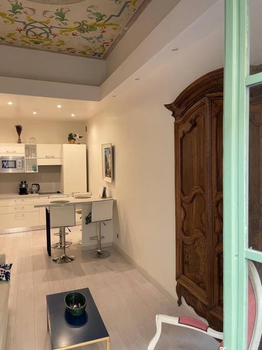 Luxury Apartment In The Heart Of Old Town Nice. Exterior photo