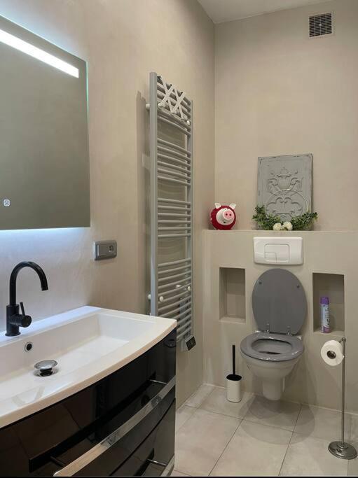 Luxury Apartment In The Heart Of Old Town Nice. Exterior photo