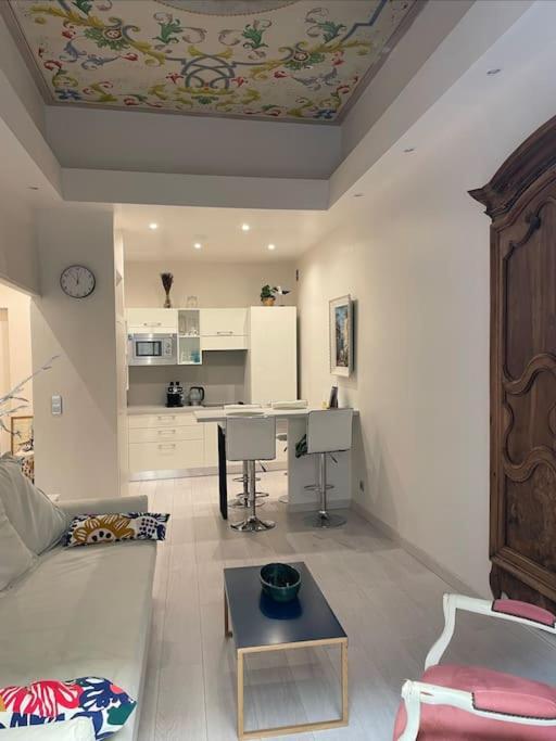 Luxury Apartment In The Heart Of Old Town Nice. Exterior photo
